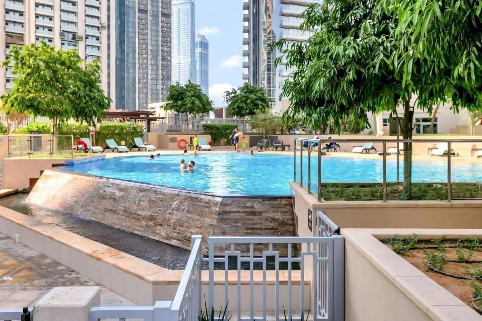 Dream Inn Apartments - Burj Residence With Fountain View Дубай Екстериор снимка